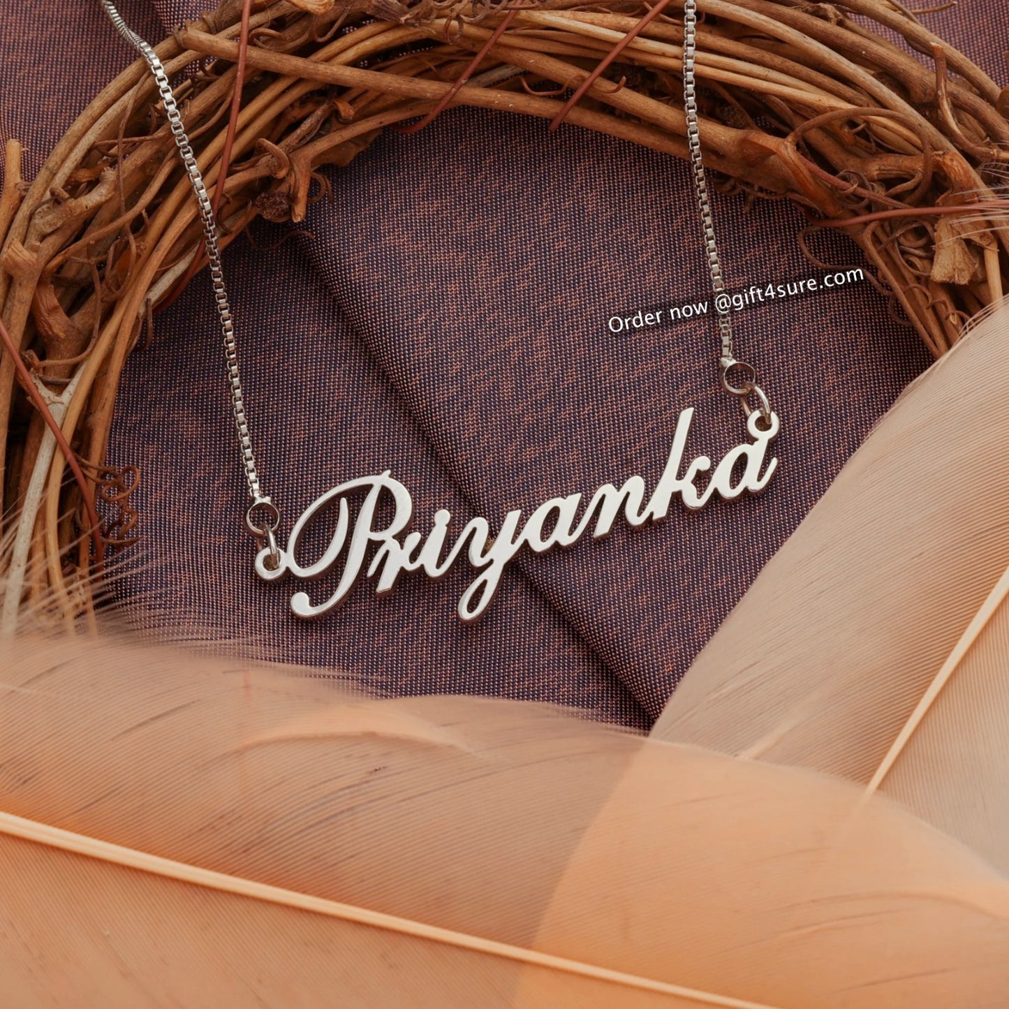 SIMPLE STYLE NAME NECKLACE